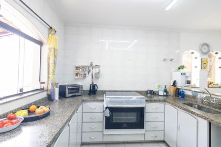 Casa à venda com 354m², 4 quartos e 6 vagasCozinha