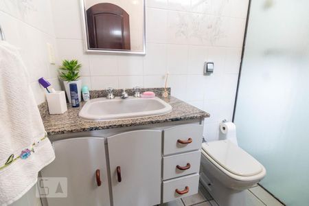 Casa à venda com 354m², 4 quartos e 6 vagasBanheiro 4