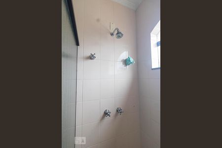 Casa à venda com 354m², 4 quartos e 6 vagasBanheiro 5