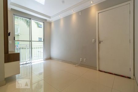 Sala de apartamento para alugar com 2 quartos, 45m² em Taquara, Rio de Janeiro