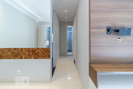 Corredor de apartamento para alugar com 2 quartos, 45m² em Taquara, Rio de Janeiro