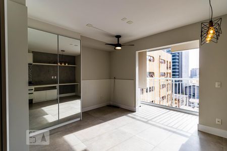 Sala/Quarto de kitnet/studio para alugar com 1 quarto, 29m² em Liberdade, São Paulo