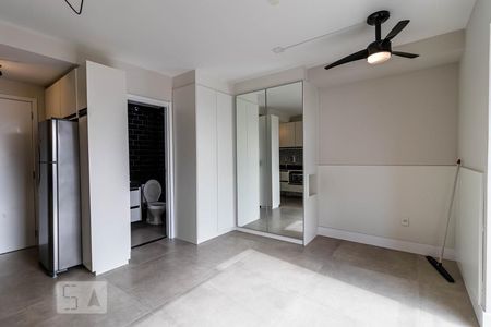 Sala/Quarto de kitnet/studio para alugar com 1 quarto, 29m² em Liberdade, São Paulo