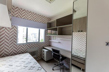 Quarto 1 de apartamento para alugar com 2 quartos, 60m² em Centro, Niterói