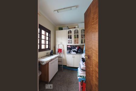 Casa à venda com 233m², 3 quartos e 5 vagasQuarto de Serviço