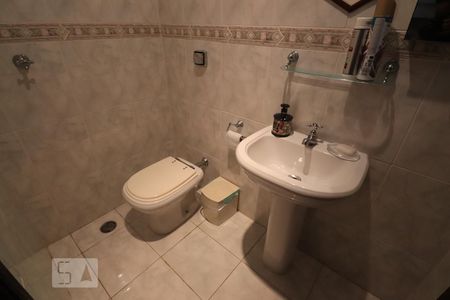 Casa à venda com 233m², 3 quartos e 5 vagasLavabo 2