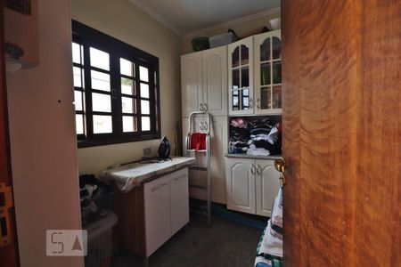 Casa à venda com 233m², 3 quartos e 5 vagasQuarto de Serviço