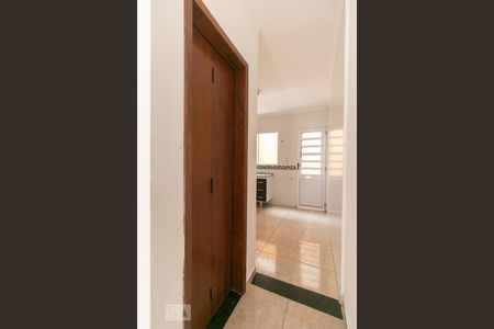 Casa de condomínio à venda com 60m², 2 quartos e 1 vaga Casa de condomínio à venda com 60m², 2 quartos e 1 vagaBanheiro 2