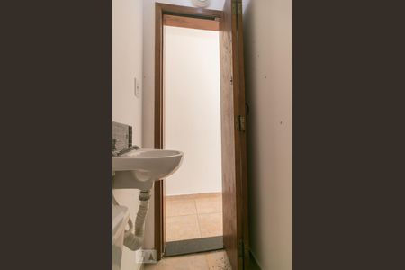 Casa de condomínio à venda com 60m², 2 quartos e 1 vaga Casa de condomínio à venda com 60m², 2 quartos e 1 vagaBanheiro 2