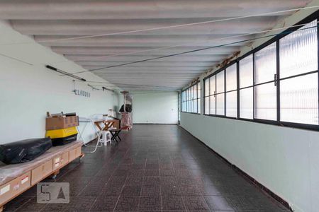 Casa à venda com 218m², 3 quartos e 2 vagas Casa à venda com 218m², 3 quartos e 2 vagasSalão