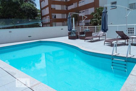 Apartamento à venda com 120m², 3 quartos e 3 vagas Apartamento à venda com 120m², 3 quartos e 3 vagasÁrea comum - Piscina