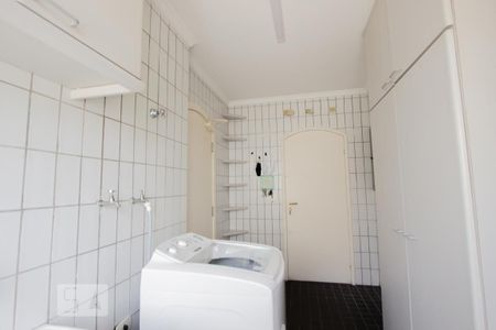 Apartamento à venda com 380m², 3 quartos e 4 vagas Apartamento à venda com 380m², 3 quartos e 4 vagasLavanderia