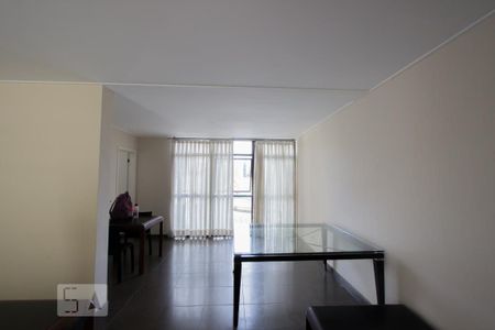 Apartamento à venda com 380m², 3 quartos e 4 vagas Apartamento à venda com 380m², 3 quartos e 4 vagasÁrea comum - Salão de festas