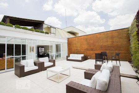 Apartamento à venda com 380m², 3 quartos e 4 vagas Apartamento à venda com 380m², 3 quartos e 4 vagasCobertura - Área externa