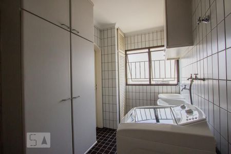 Apartamento à venda com 380m², 3 quartos e 4 vagas Apartamento à venda com 380m², 3 quartos e 4 vagasLavanderia
