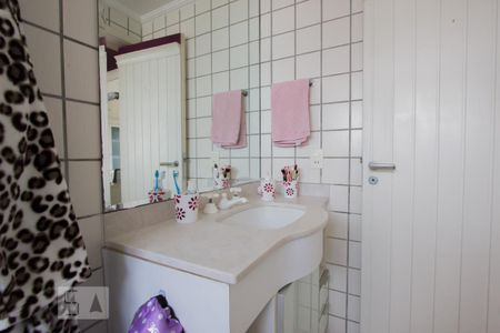 Apartamento à venda com 380m², 3 quartos e 4 vagas Apartamento à venda com 380m², 3 quartos e 4 vagasSuíte 1 - Banheiro