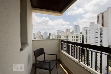 Apartamento à venda com 380m², 3 quartos e 4 vagas Apartamento à venda com 380m², 3 quartos e 4 vagasSuíte 2 - Varanda