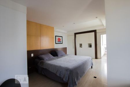 Apartamento à venda com 380m², 3 quartos e 4 vagas Apartamento à venda com 380m², 3 quartos e 4 vagasSuíte 2