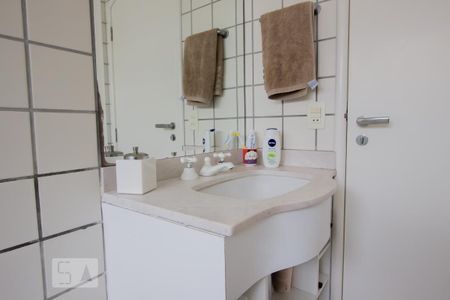 Apartamento à venda com 380m², 3 quartos e 4 vagas Apartamento à venda com 380m², 3 quartos e 4 vagasBanheiro 1