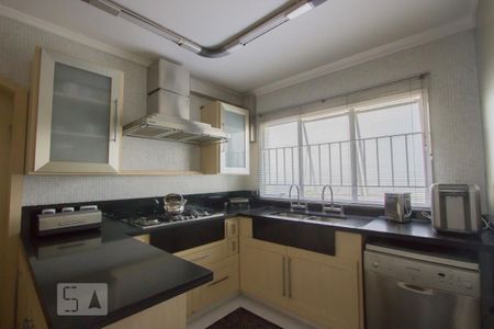 Apartamento à venda com 380m², 3 quartos e 4 vagas Apartamento à venda com 380m², 3 quartos e 4 vagasCozinha