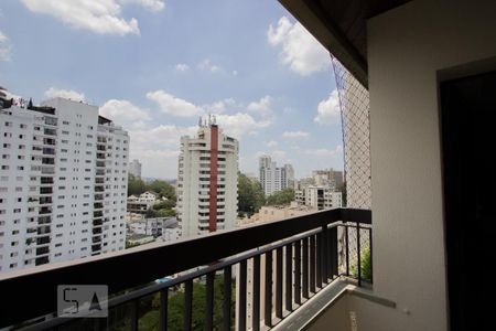 Apartamento à venda com 380m², 3 quartos e 4 vagas Apartamento à venda com 380m², 3 quartos e 4 vagasSuíte 2 - Varanda