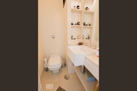 Apartamento à venda com 380m², 3 quartos e 4 vagas Apartamento à venda com 380m², 3 quartos e 4 vagasLavabo