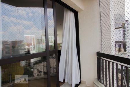 Apartamento à venda com 380m², 3 quartos e 4 vagas Apartamento à venda com 380m², 3 quartos e 4 vagasVaranda 3