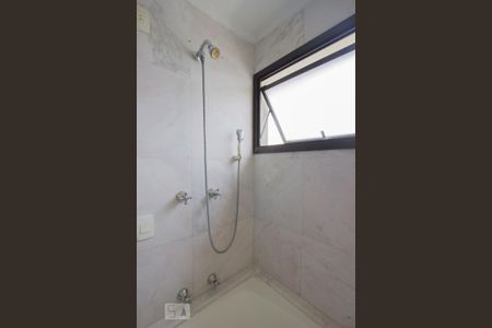 Apartamento à venda com 380m², 3 quartos e 4 vagas Apartamento à venda com 380m², 3 quartos e 4 vagasBanheiro suíte 2