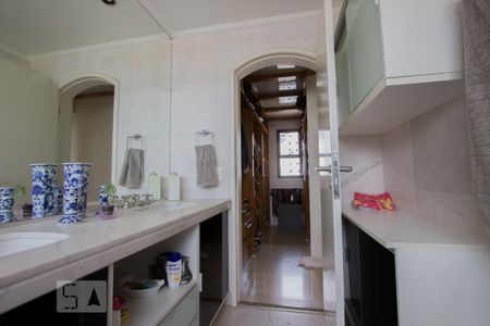 Apartamento à venda com 380m², 3 quartos e 4 vagas Apartamento à venda com 380m², 3 quartos e 4 vagasBanheiro suíte 2