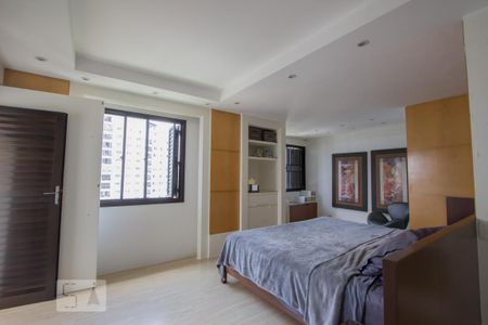 Apartamento à venda com 380m², 3 quartos e 4 vagas Apartamento à venda com 380m², 3 quartos e 4 vagasSuíte 2