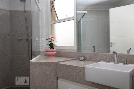 Apartamento à venda com 316m², 3 quartos e 4 vagas Apartamento à venda com 316m², 3 quartos e 4 vagasBanheiro da Suíte do Casal