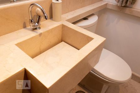 Apartamento à venda com 316m², 3 quartos e 4 vagas Apartamento à venda com 316m², 3 quartos e 4 vagasLavabo Superior