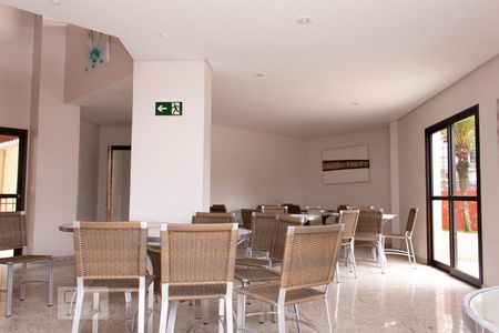 Apartamento à venda com 316m², 3 quartos e 4 vagas Apartamento à venda com 316m², 3 quartos e 4 vagasÁrea Comum - Salão de Festas