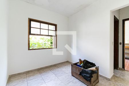Casa à venda com 205m², 4 quartos e 2 vagas Casa à venda com 205m², 4 quartos e 2 vagasQuarto de Serviço