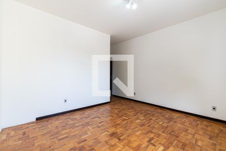 Casa à venda com 205m², 4 quartos e 2 vagas Casa à venda com 205m², 4 quartos e 2 vagasSuíte