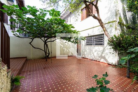 Casa à venda com 205m², 4 quartos e 2 vagas Casa à venda com 205m², 4 quartos e 2 vagasQuintal