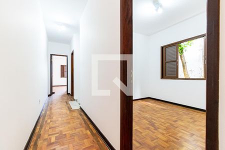 Casa à venda com 205m², 4 quartos e 2 vagas Casa à venda com 205m², 4 quartos e 2 vagasCorredor
