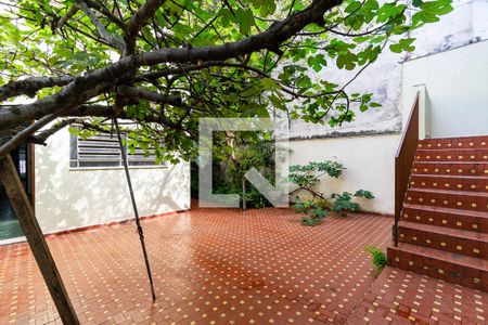 Casa à venda com 205m², 4 quartos e 2 vagas Casa à venda com 205m², 4 quartos e 2 vagasQuintal