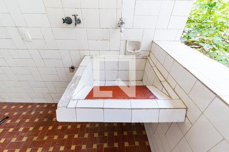 Casa à venda com 205m², 4 quartos e 2 vagas Casa à venda com 205m², 4 quartos e 2 vagasLavanderia