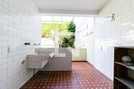 Casa à venda com 205m², 4 quartos e 2 vagas Casa à venda com 205m², 4 quartos e 2 vagasLavanderia