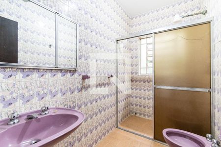 Casa à venda com 205m², 4 quartos e 2 vagas Casa à venda com 205m², 4 quartos e 2 vagasBanheiro