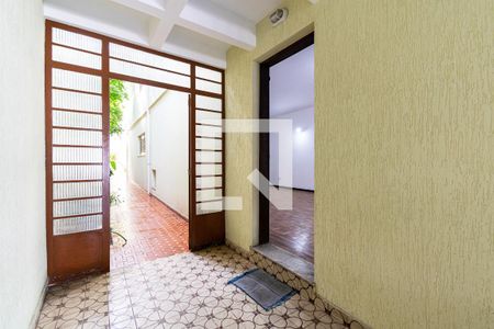 Casa à venda com 205m², 4 quartos e 2 vagas Casa à venda com 205m², 4 quartos e 2 vagasHall