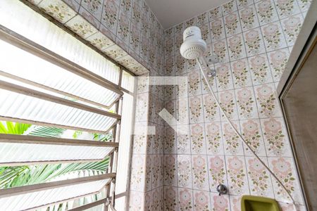 Casa à venda com 205m², 4 quartos e 2 vagas Casa à venda com 205m², 4 quartos e 2 vagasBanheiro da Suíte