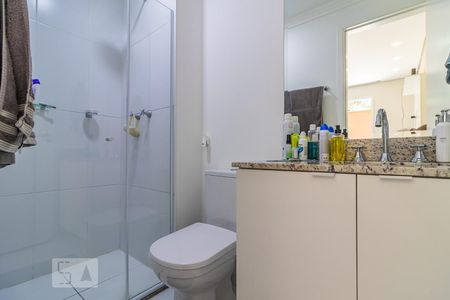 Apartamento à venda com 121m², 2 quartos e 2 vagas Apartamento à venda com 121m², 2 quartos e 2 vagasBanheiro da Suíte