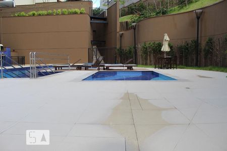 Apartamento à venda com 121m², 2 quartos e 2 vagas Apartamento à venda com 121m², 2 quartos e 2 vagasÁrea comum - Piscina