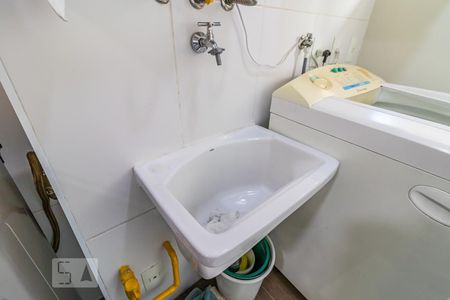 Apartamento à venda com 121m², 2 quartos e 2 vagas Apartamento à venda com 121m², 2 quartos e 2 vagasDetalhe da Área de Serviço