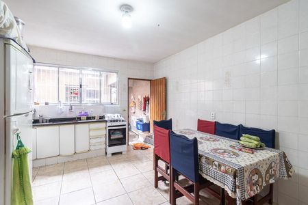 Casa à venda com 120m², 2 quartos e 2 vagas Casa à venda com 120m², 2 quartos e 2 vagasCozinha