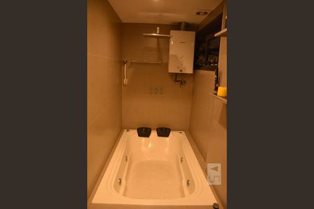 Apartamento à venda com 86m², 2 quartos e 1 vagaBanheiro da Suíte