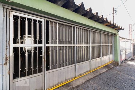 Casa à venda com 343m², 2 quartos e 10 vagas Casa à venda com 343m², 2 quartos e 10 vagasFachada