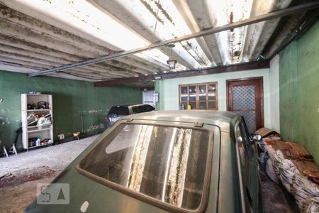 Casa à venda com 343m², 2 quartos e 10 vagas Casa à venda com 343m², 2 quartos e 10 vagasGaragem